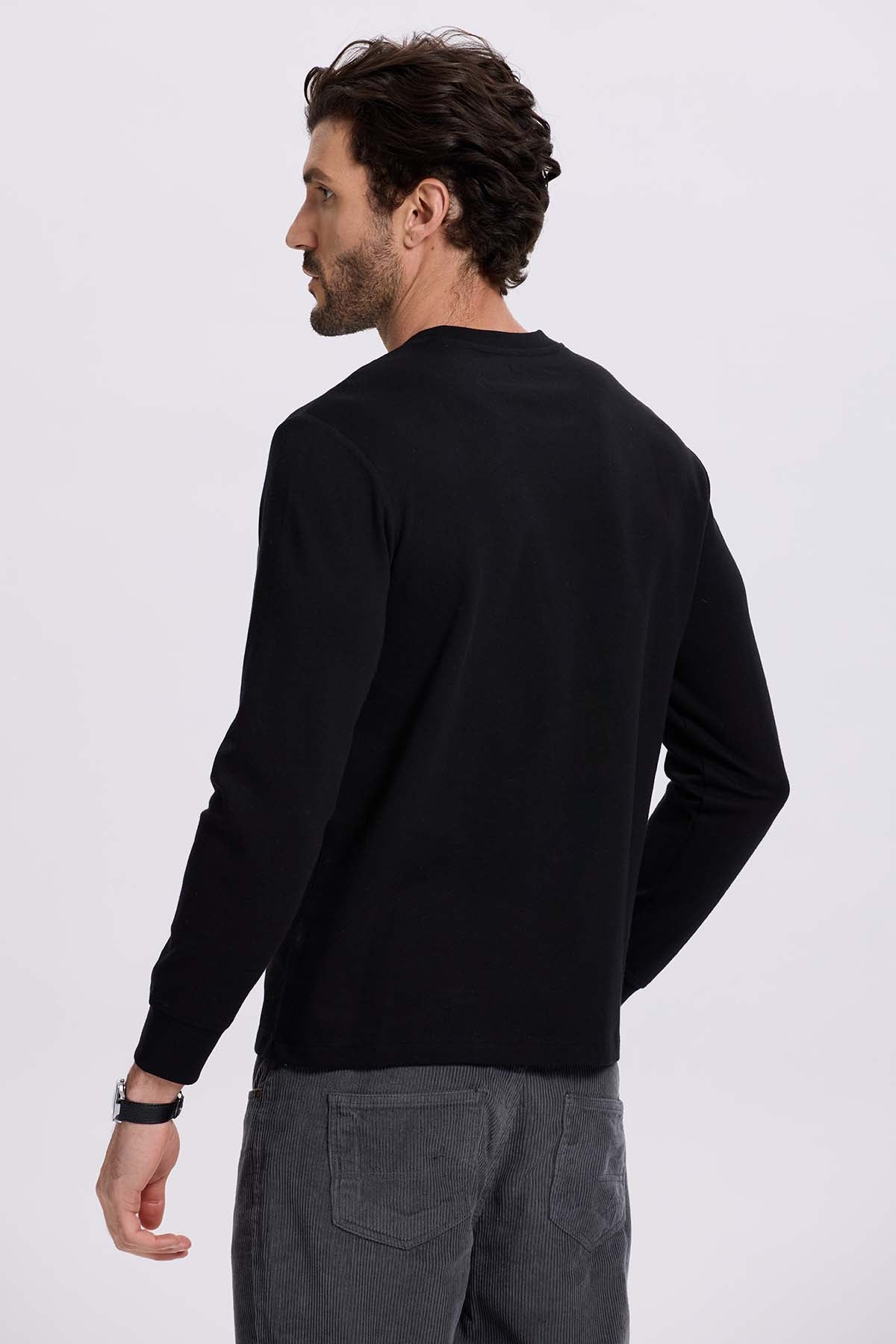 Polera Hombre Tres Botones Negro