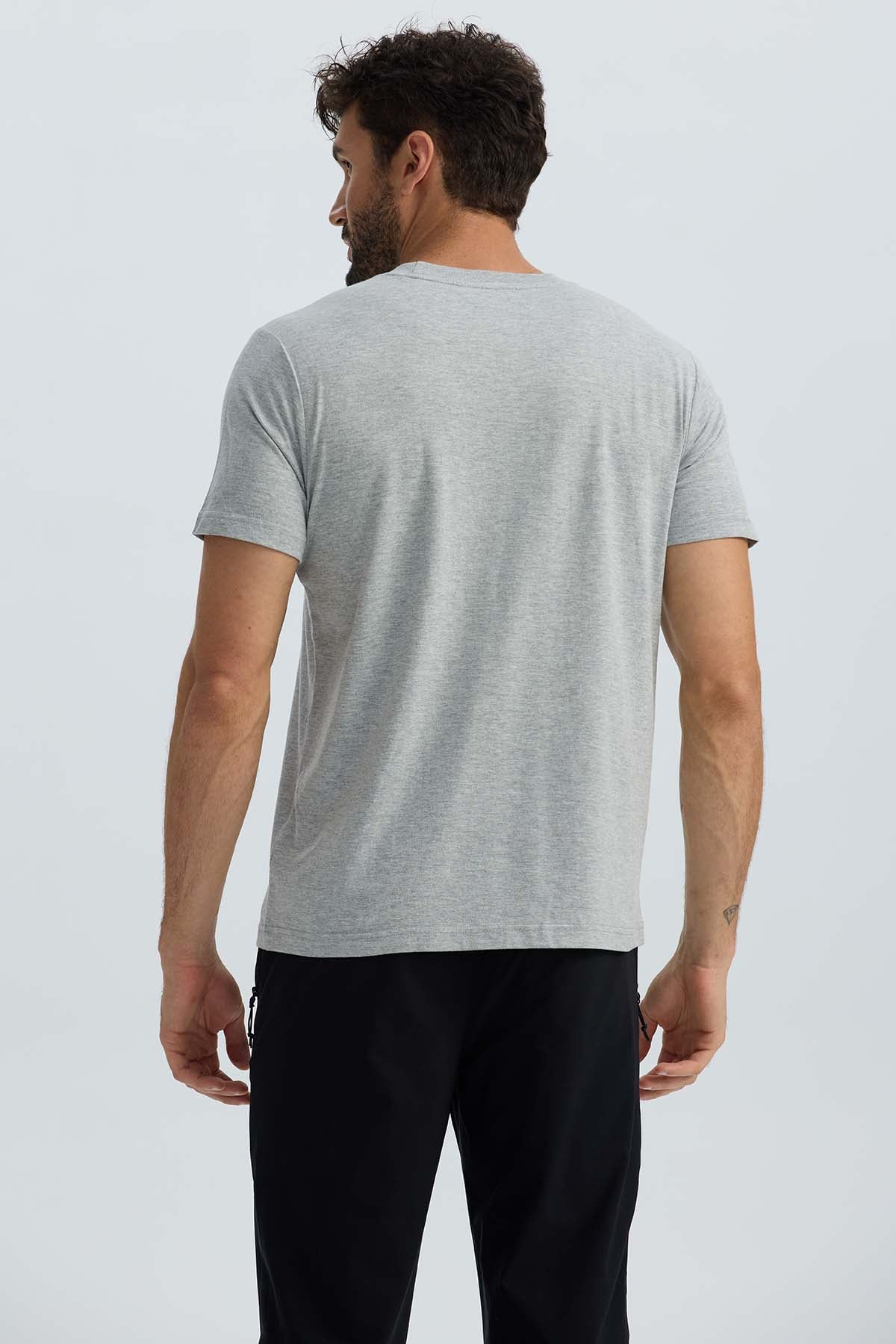 Polera Hombre Básica Con Bolsillo Gris Melange