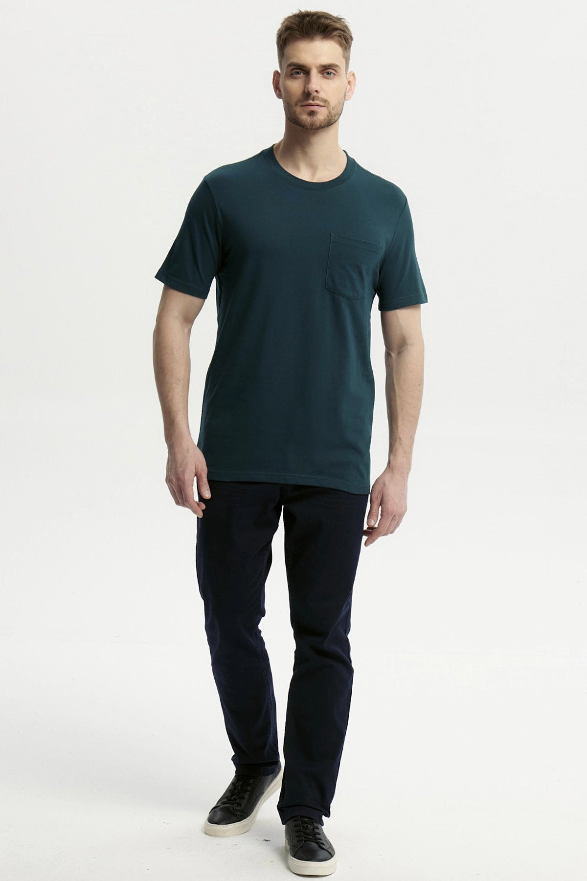 Polera Hombre Básica Con Bolsillo Verde Oscuro