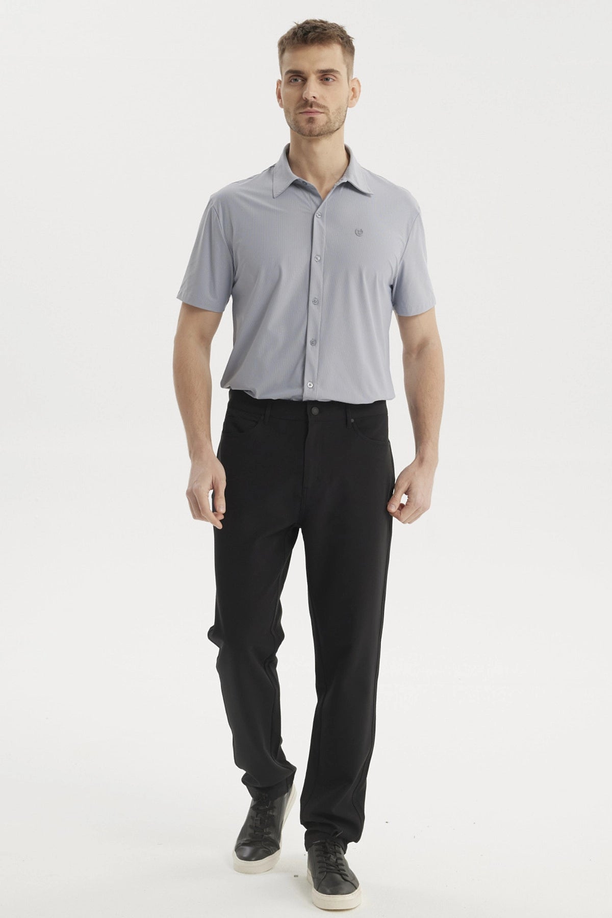 Pantalón slim negro para hombre sin estampa de estilo elegante y moderno