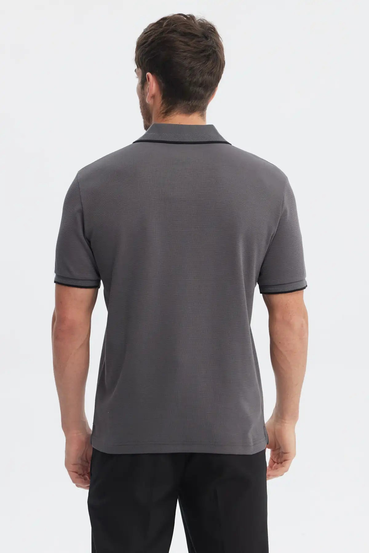 Polera hombre pique marengo con bolsillo botón pequeño en el pecho sin estampa