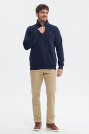 Polerón hombre azul marino con medio cierre frontal diseño liso cómodo para estilo casual moderno