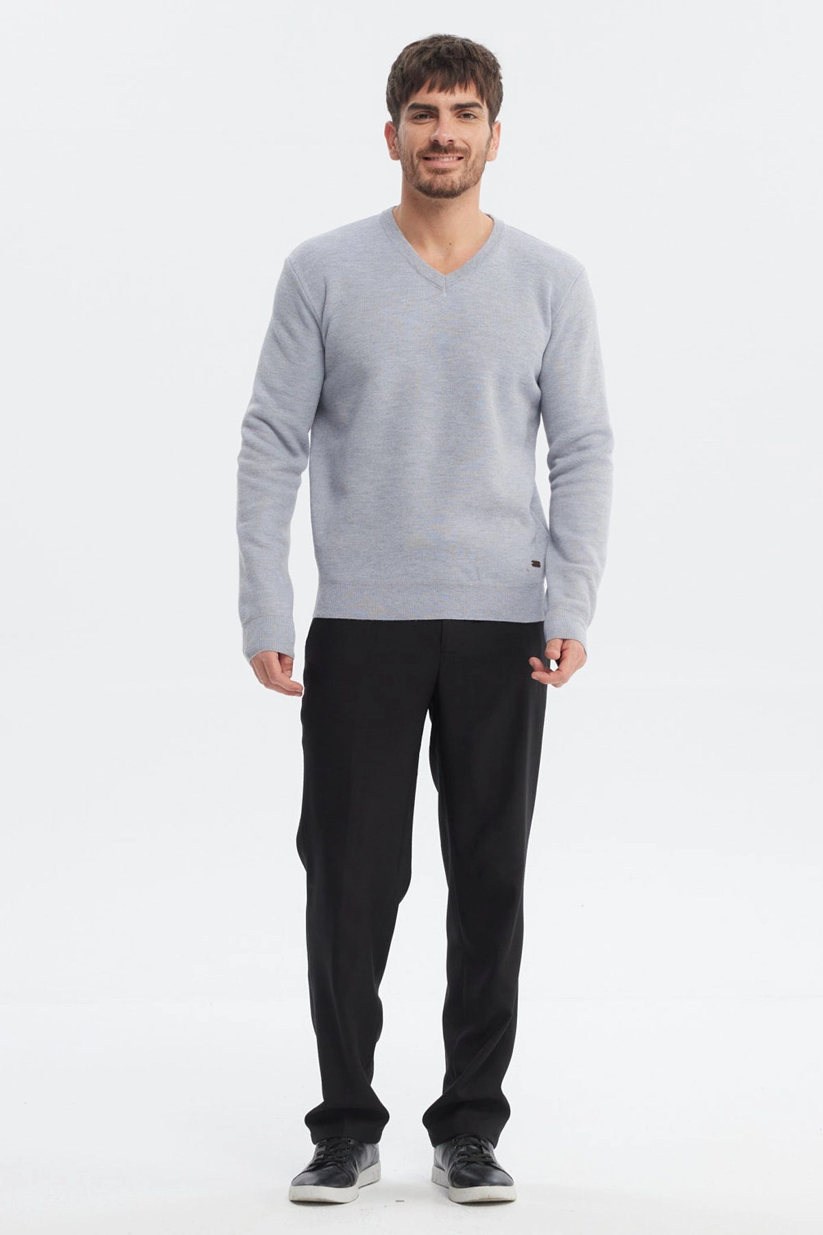 Sweater Hombre Slim Cuello V Gris