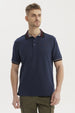 Polera de hombre azul marino con cuello polo y detalles en el borde lisa elegante y moderna ideal para ocasiones casuales