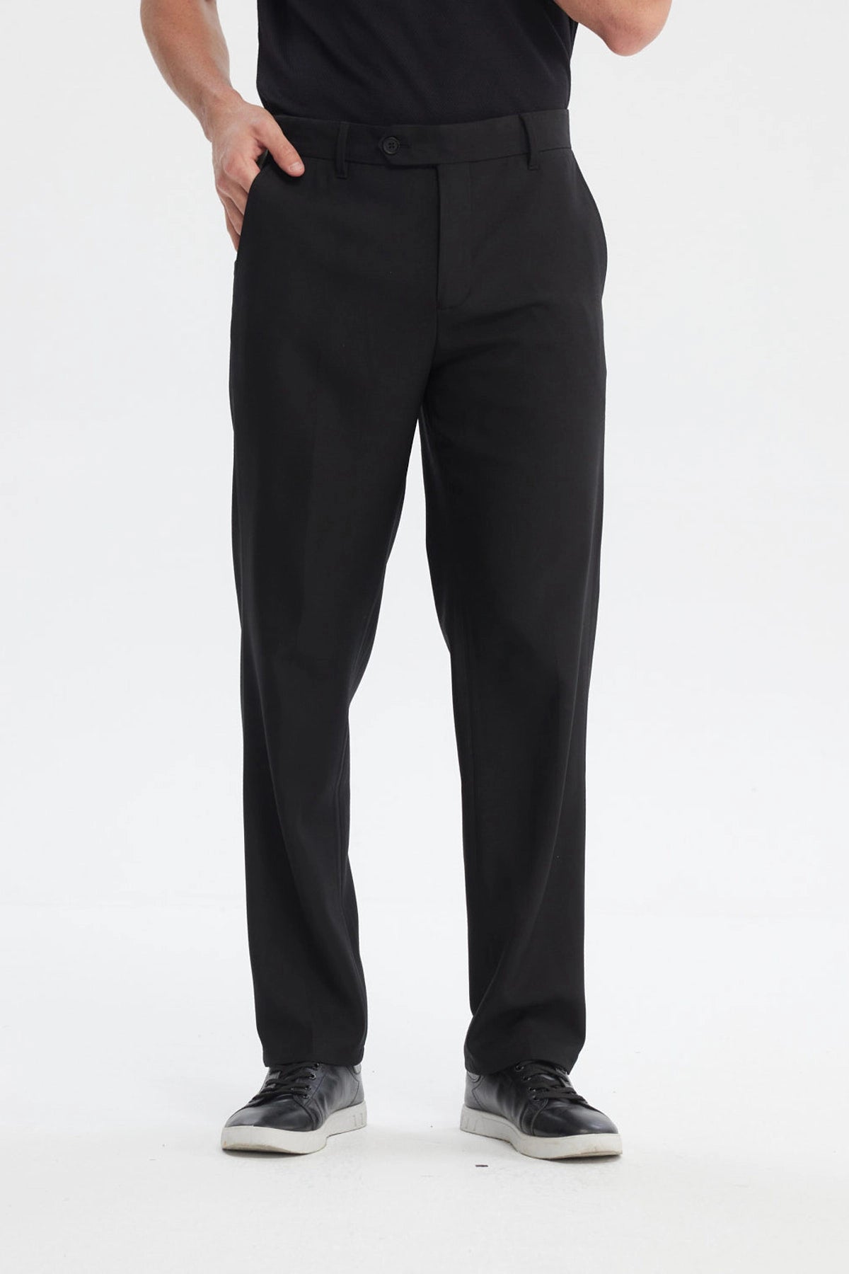 Pantalón slim negro para hombre sin estampa diseño liso con corte elegante y ajuste cómodo ideal para ocasiones formales