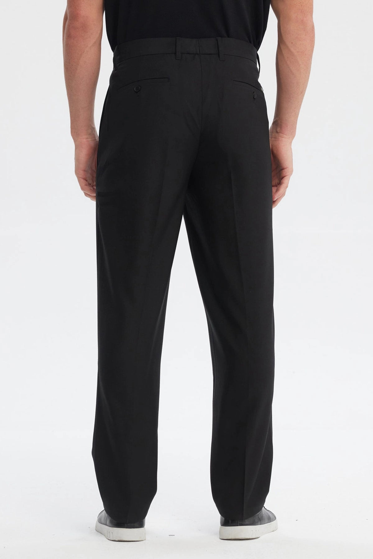 Pantalón slim negro para hombre sin estampa diseño liso con corte elegante y ajuste cómodo ideal para ocasiones formales