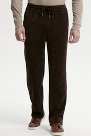 Pantalón Buzo Hombre Calce Recto Chocolate