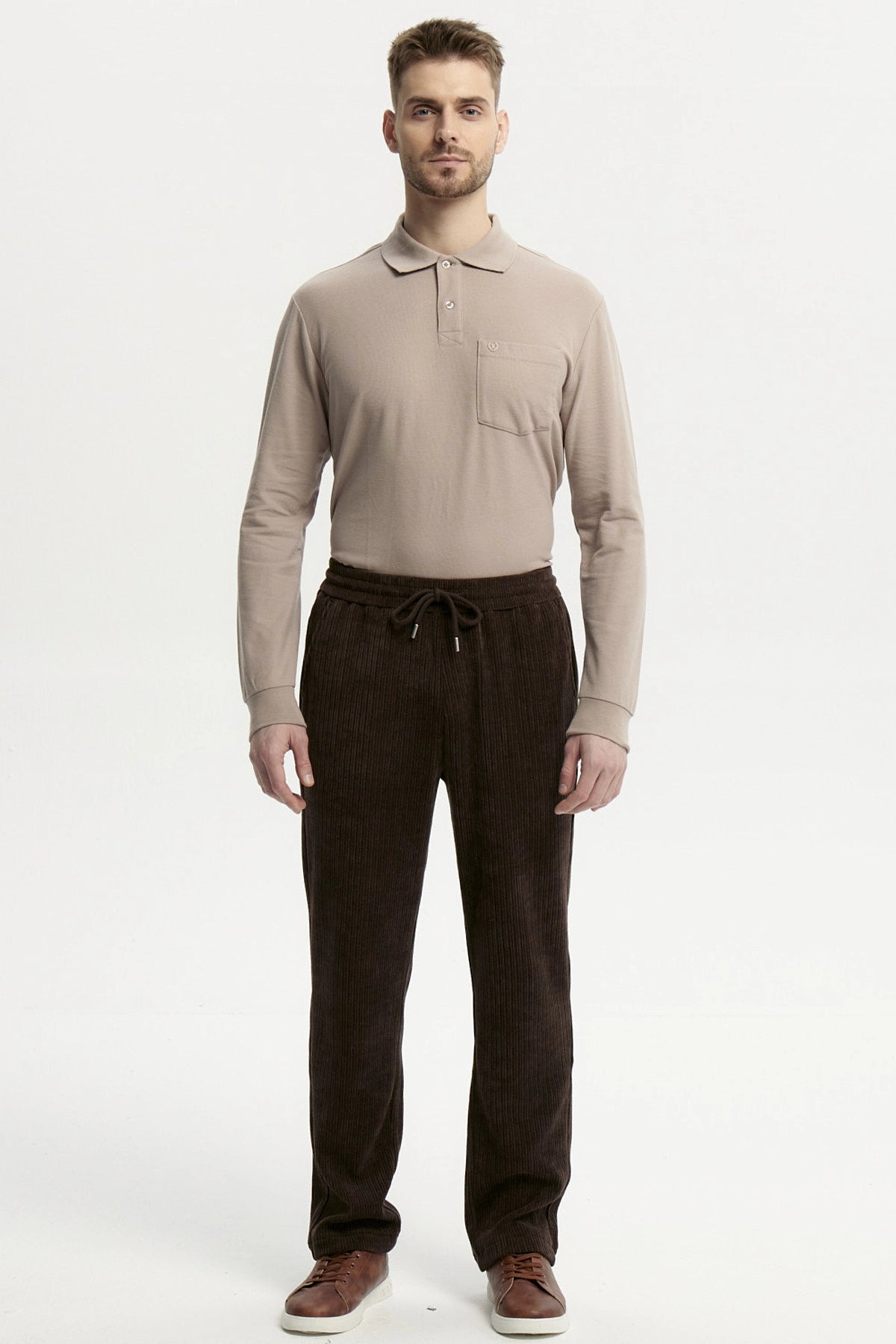 Pantalón Buzo Hombre Calce Recto Chocolate