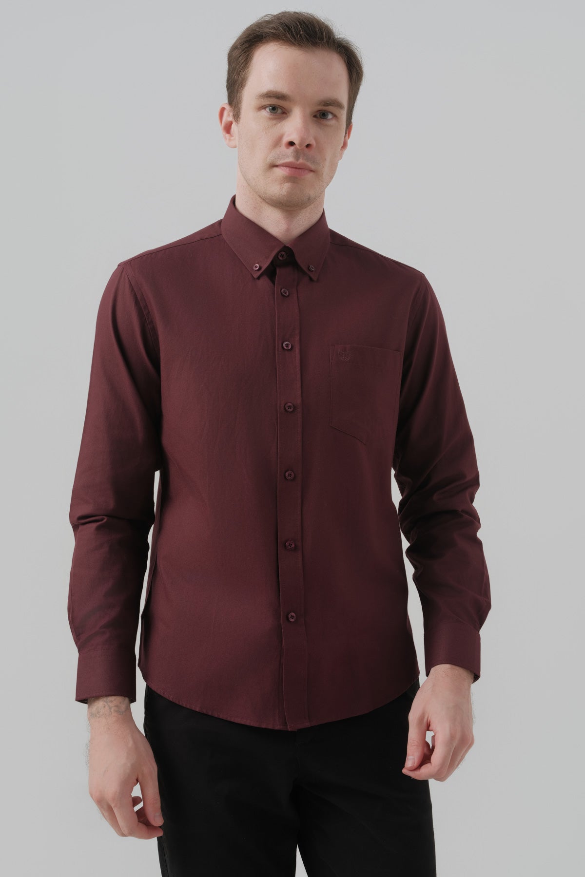 Camisa Hombre Regular Burdeo