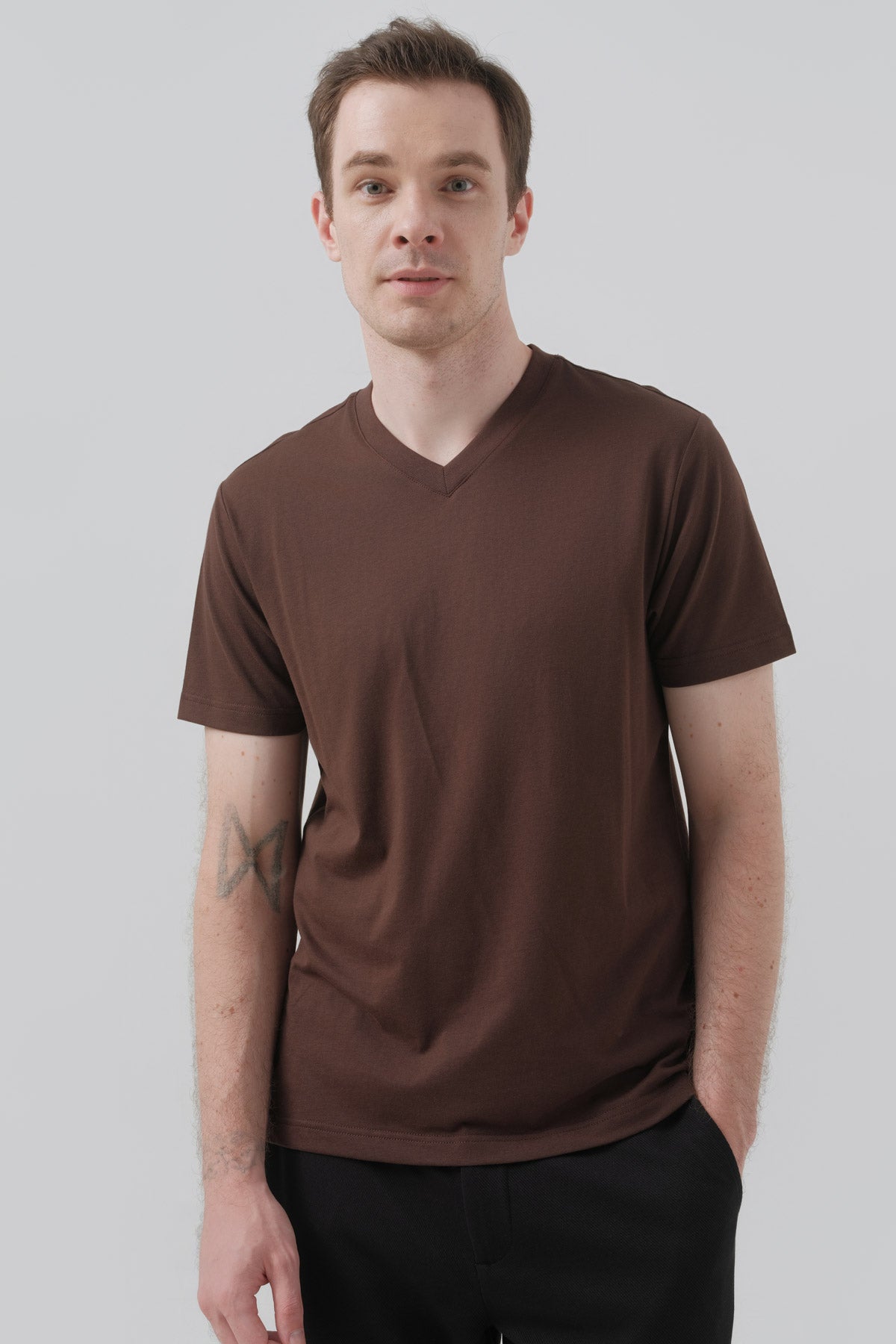 Polera Hombre Regular Café