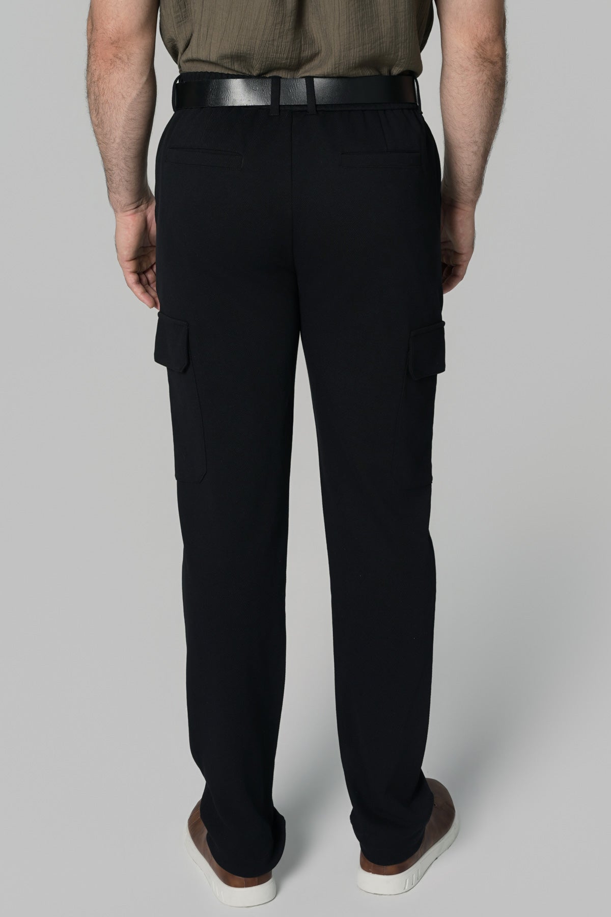 Pantalón Buzo Hombre Calce Recto Negro