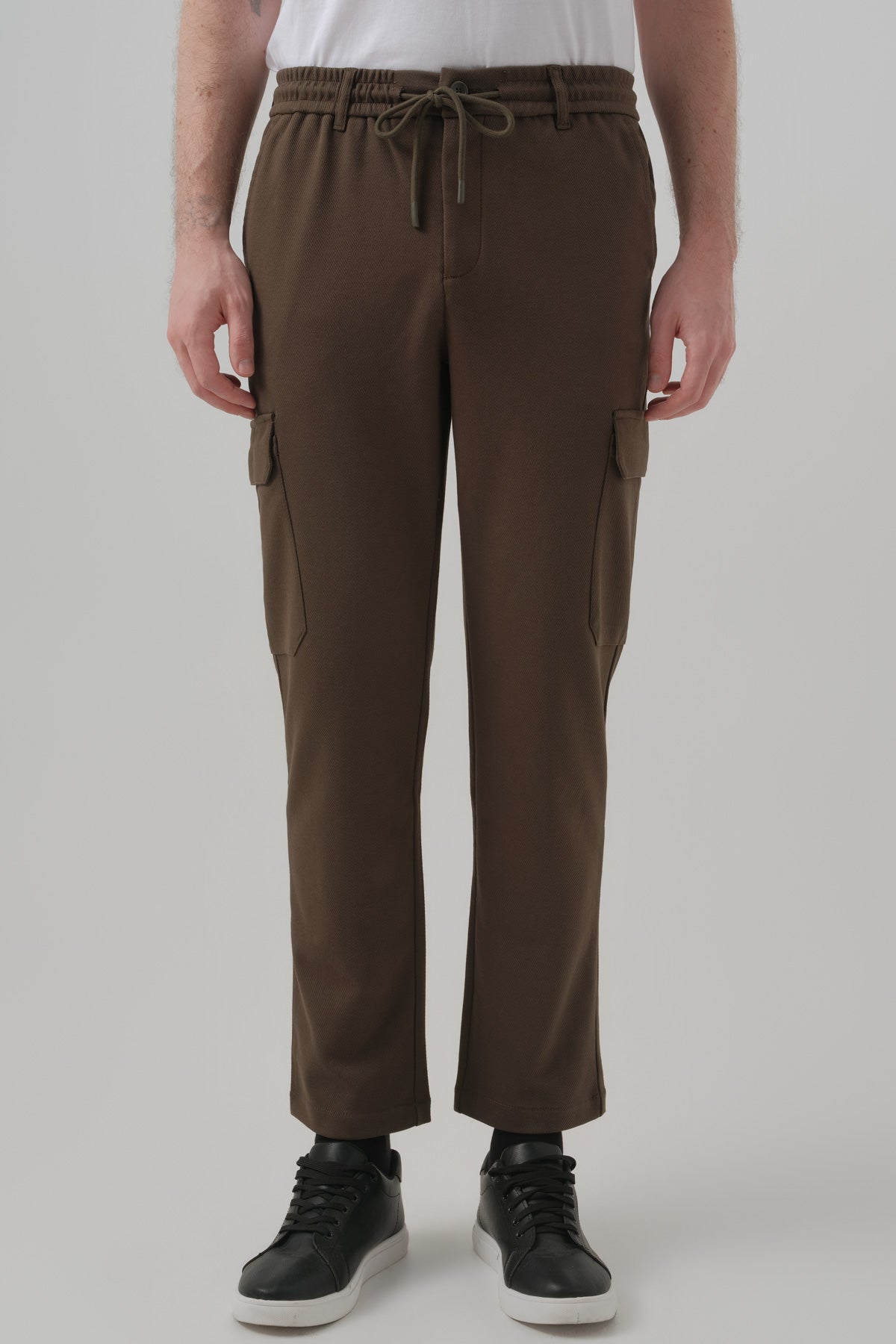 Pantalón Buzo Hombre Calce Recto Verde Olivo