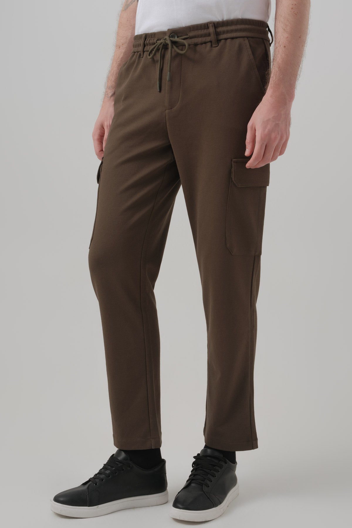 Pantalón Buzo Hombre Calce Recto Verde Olivo