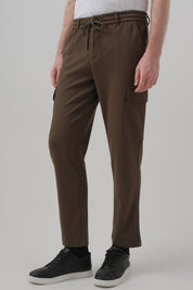 Pantalón Buzo Hombre Calce Recto Verde Olivo