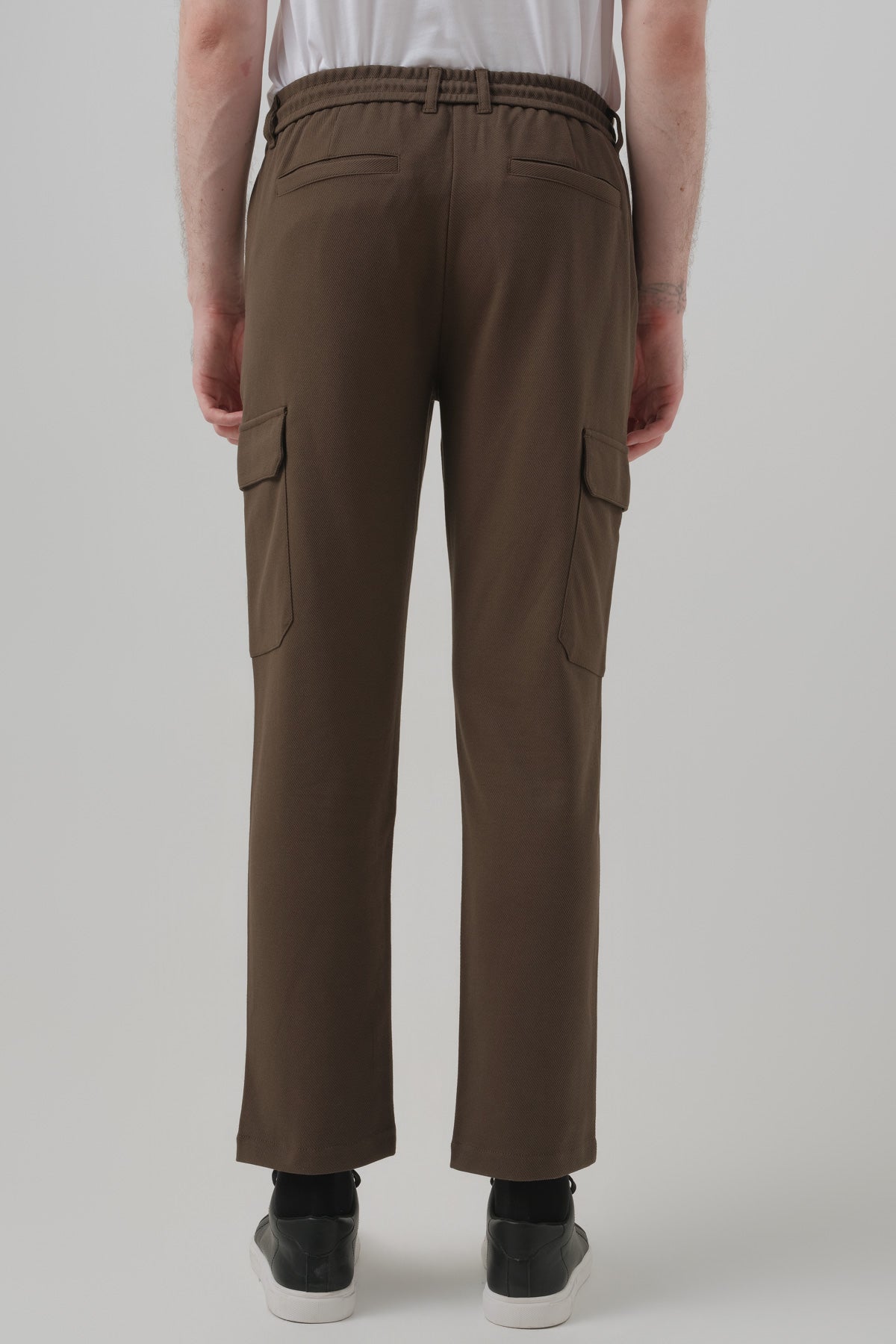 Pantalón Buzo Hombre Calce Recto Verde Olivo