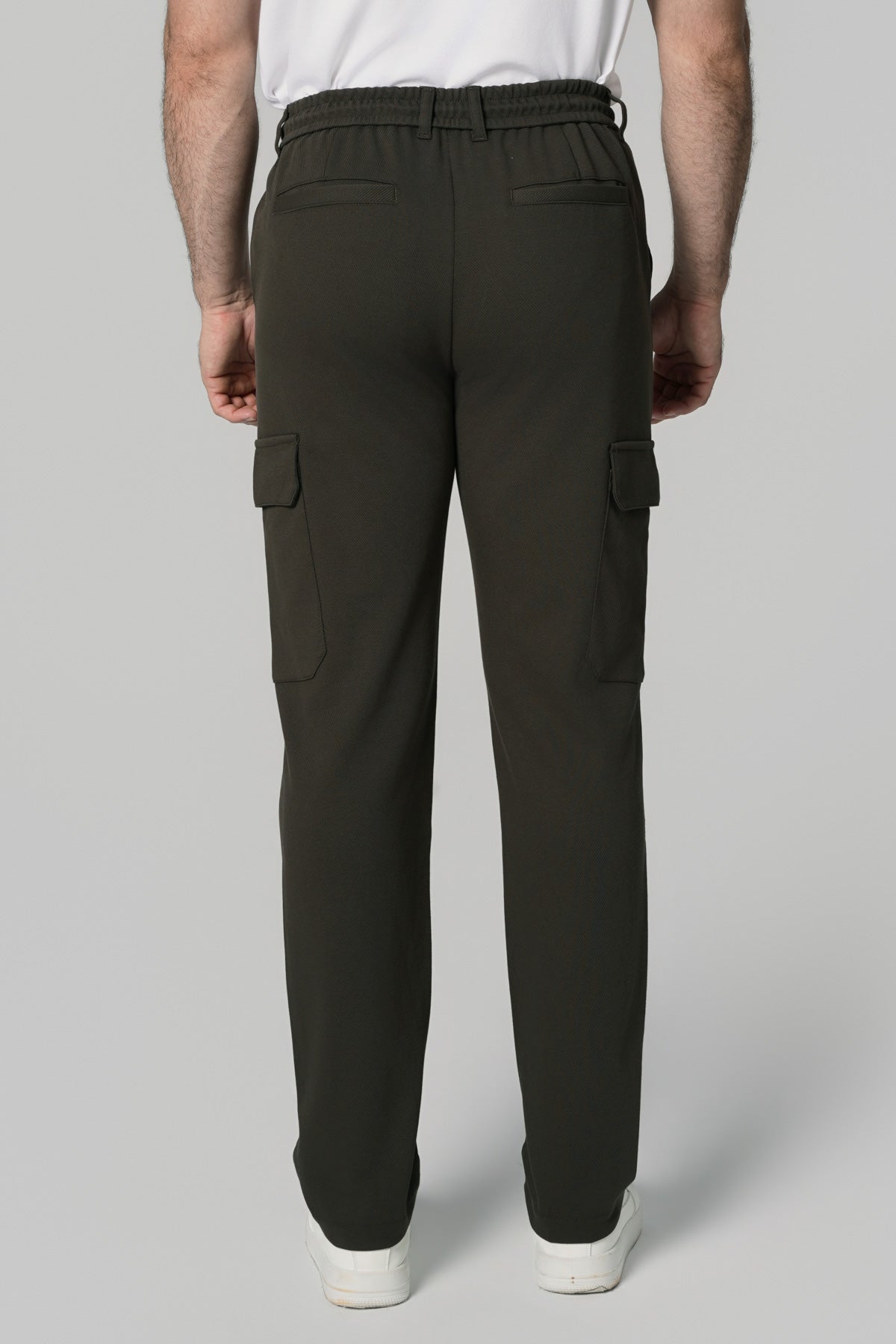 Pantalón Buzo Hombre Calce Recto Verde Olivo