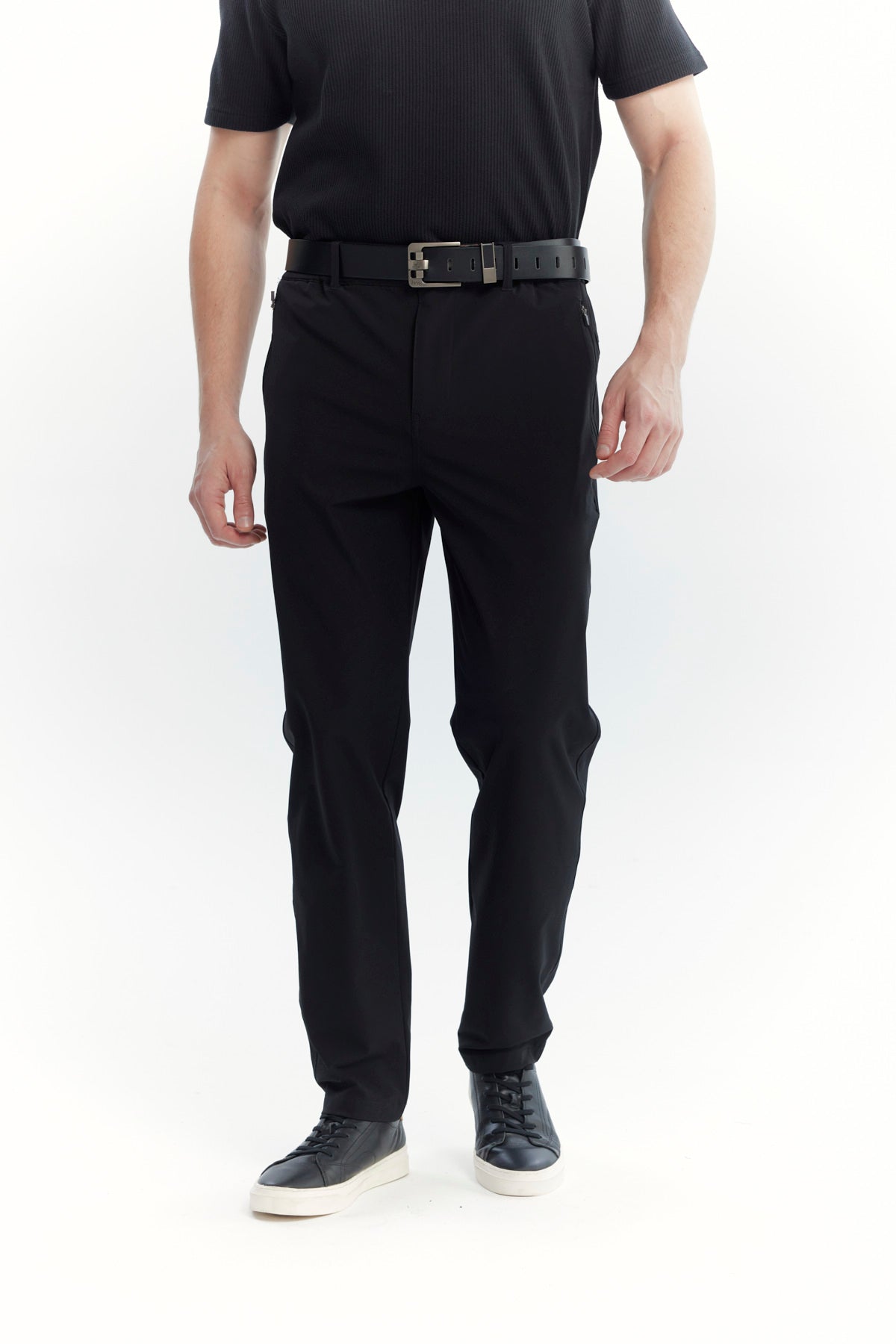 Pantalón Buzo Hombre Calce Recto Negro