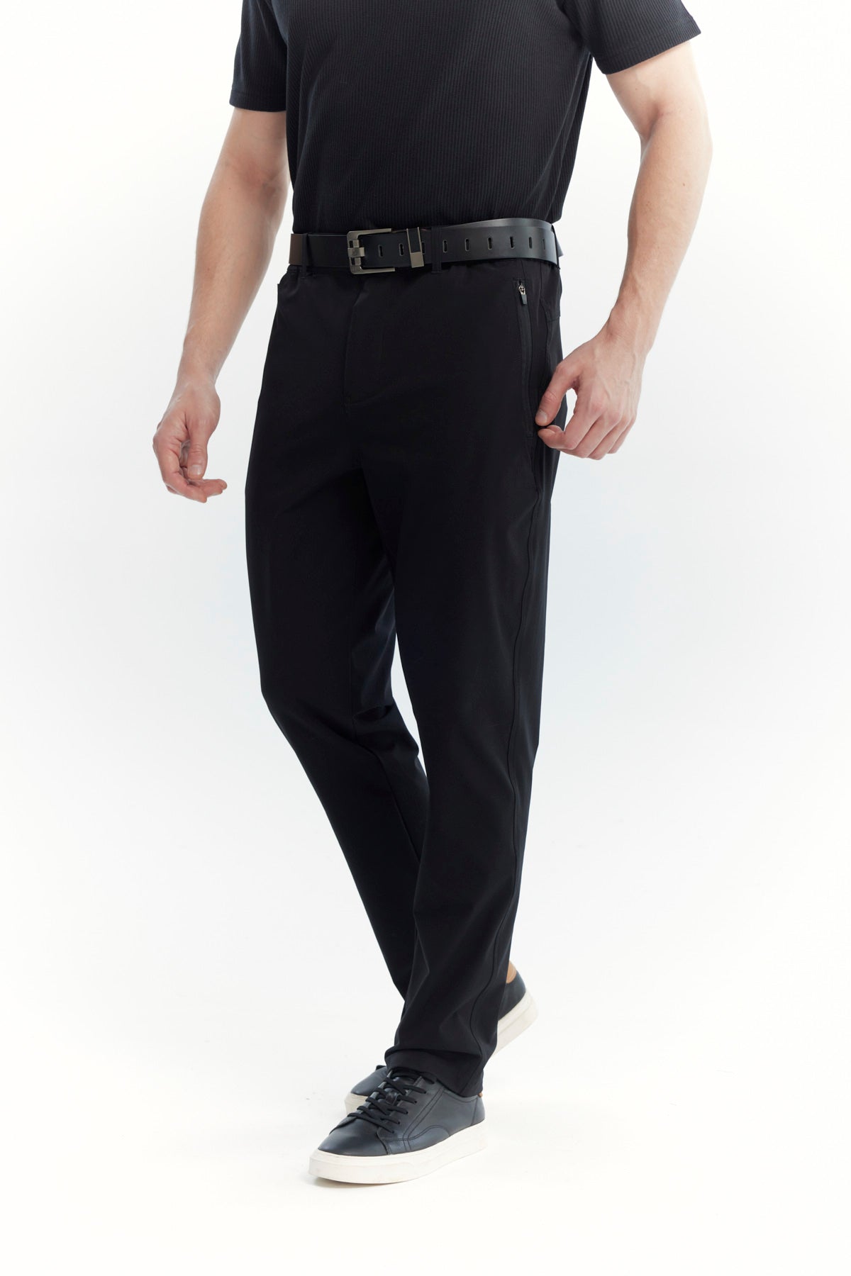 Pantalón Buzo Hombre Calce Recto Negro