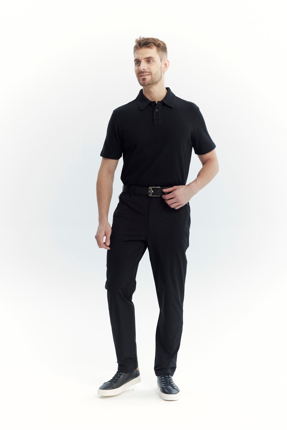 Pantalón Buzo Hombre Calce Recto Negro