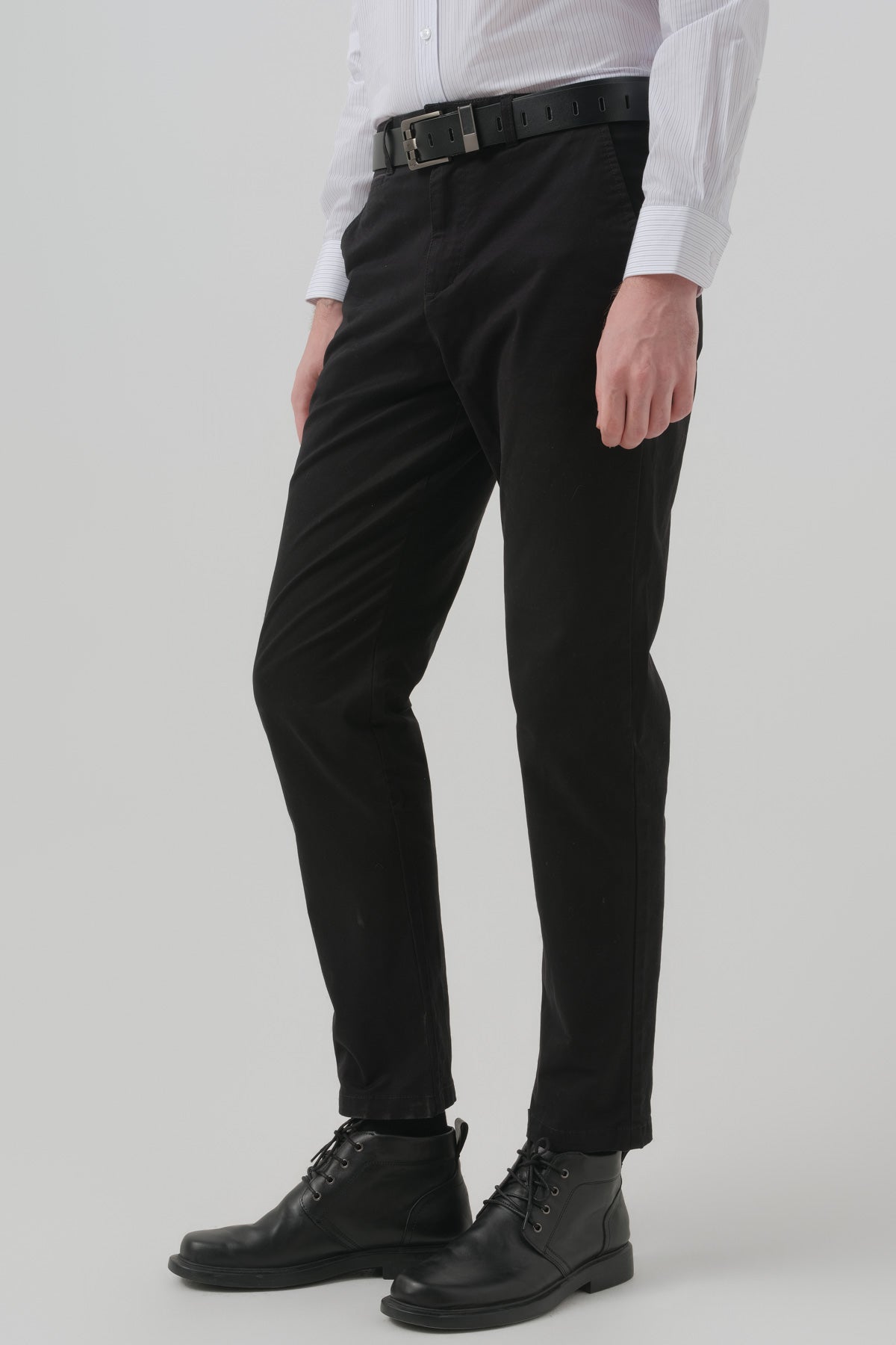 Pantalón Hombre Calce Recto Negro
