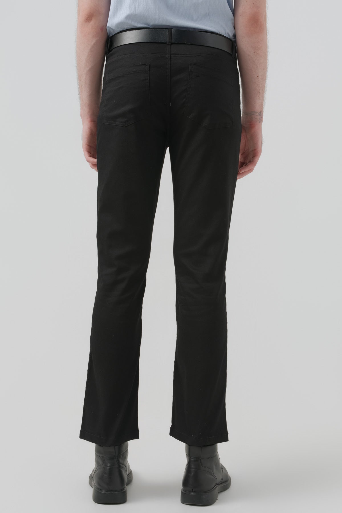 Pantalón Hombre Calce Recto Negro