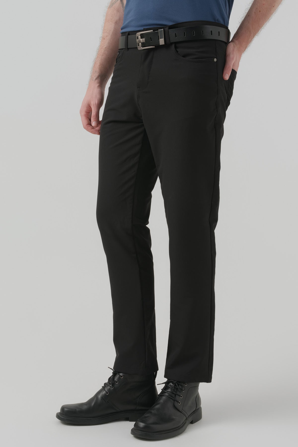 Pantalón Hombre Calce Recto Negro