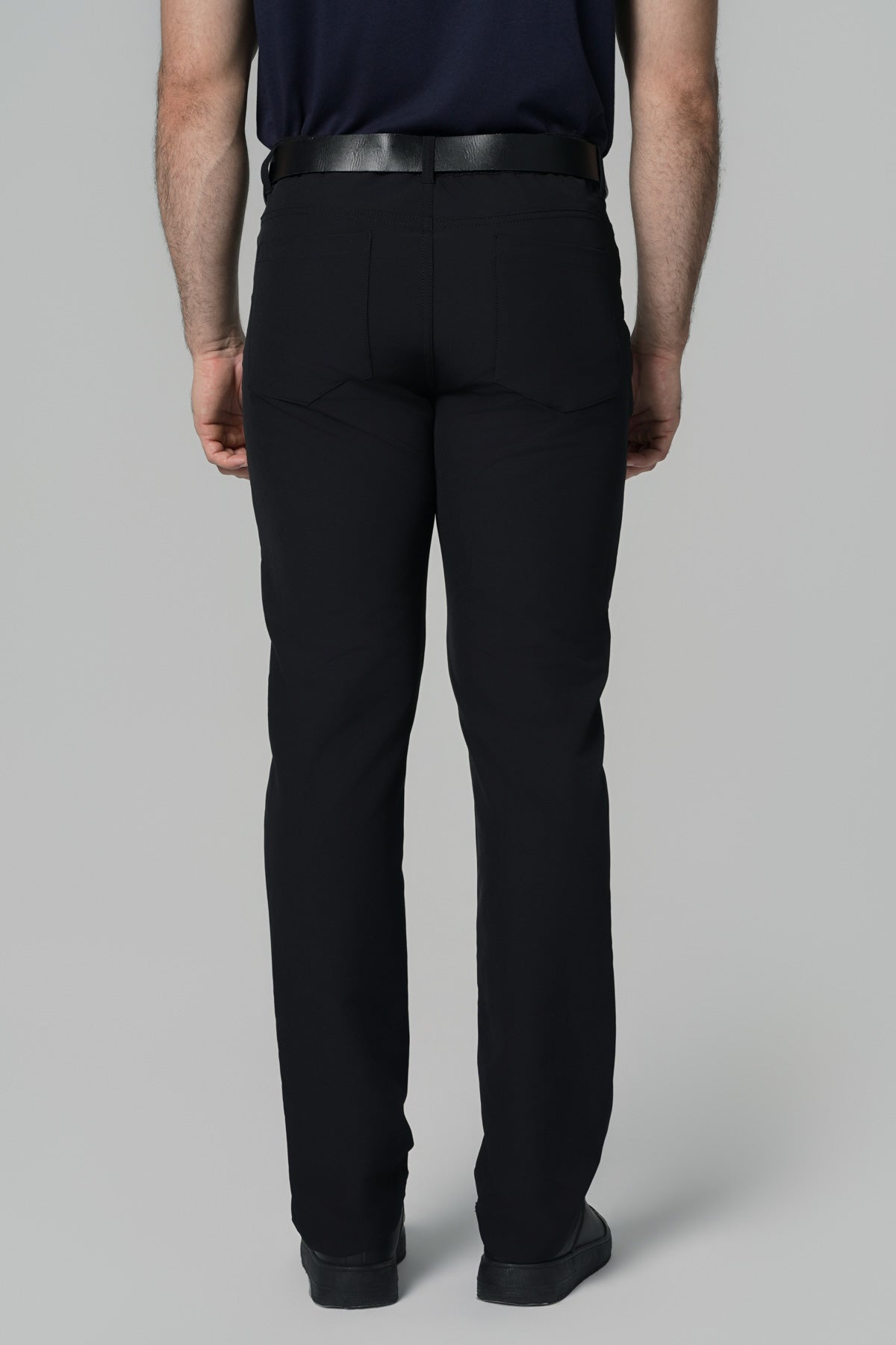 Pantalón Hombre Calce Recto Negro