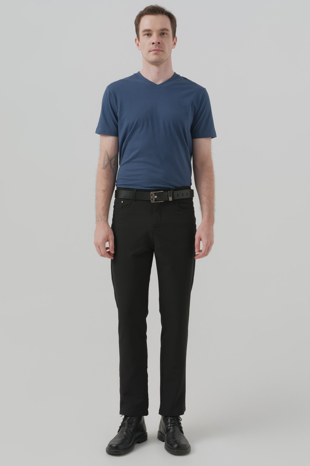 Pantalón Hombre Calce Recto Negro