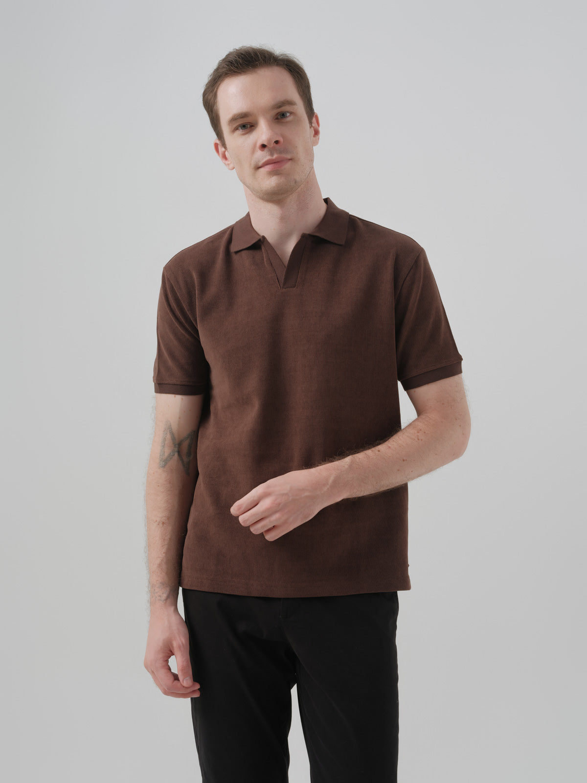 Polera Hombre Regular Café