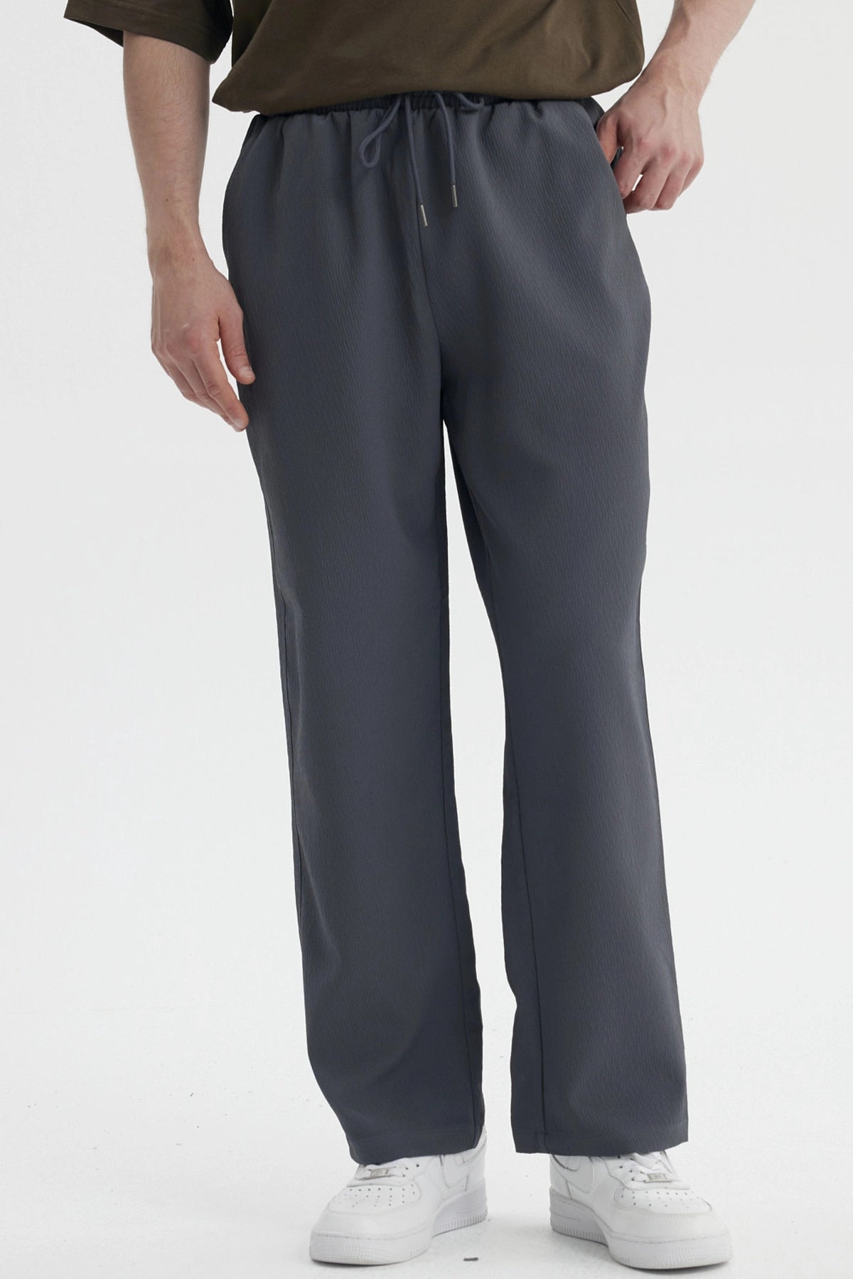 Pantalón hombre recto color marengo sin estampa con cintura elástica y cordón ajuste para estilo casual y cómodo