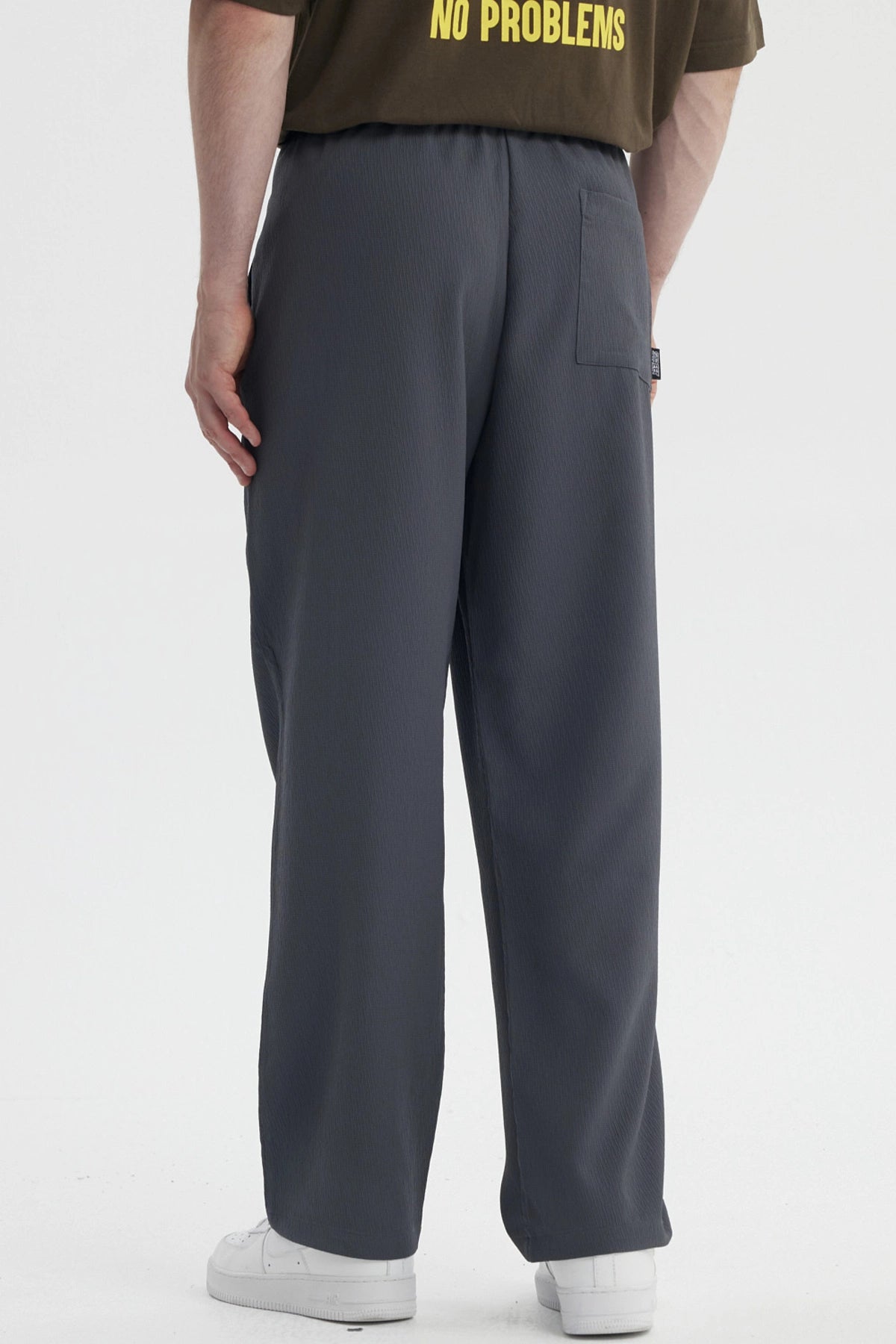 Pantalón hombre recto color marengo sin estampa con cintura elástica y cordón ajuste para estilo casual y cómodo