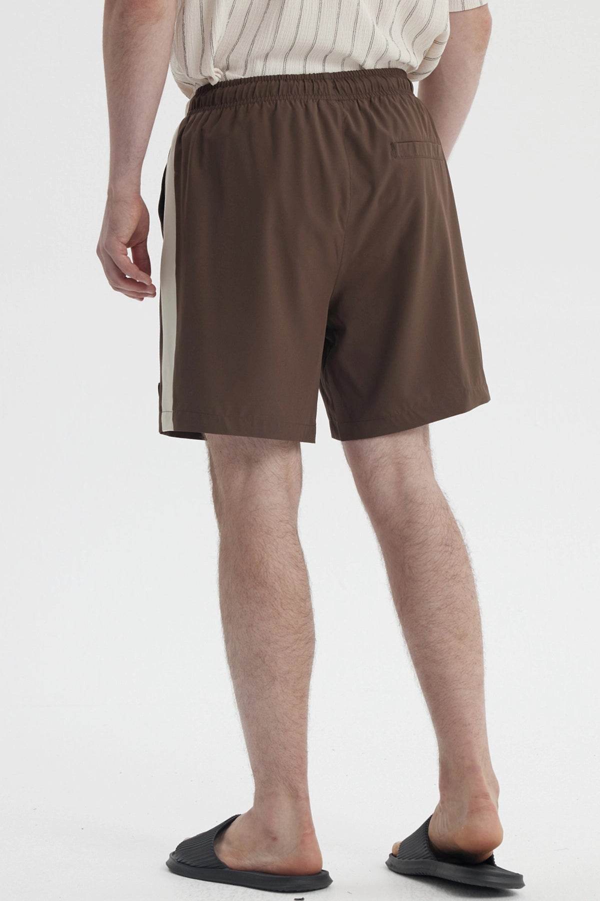 Short de Baño Hombre Liso Chocolate