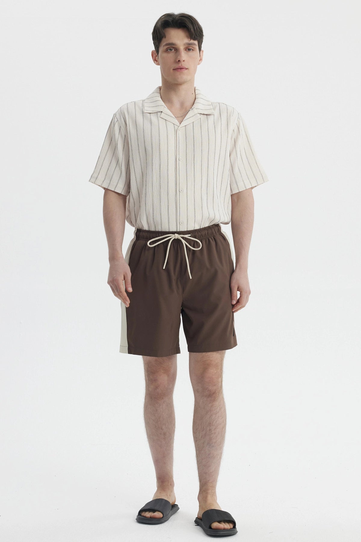 Short de Baño Hombre Liso Chocolate