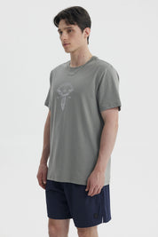 Polera hombre slim verde claro con estampa central de figura renacentista estilo vintage texto Renaissance en el pecho