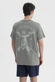 Polera hombre slim verde claro con estampa central de figura renacentista estilo vintage texto Renaissance en el pecho