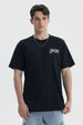 Polera negra slim fit para hombre con diseño Electron Symbol en el pecho estilo casual urbano sin estampas adicionales