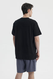 Polera negra slim para hombre lisa sin estampas con un ajuste moderno y cómodo ideal para un look casual diario