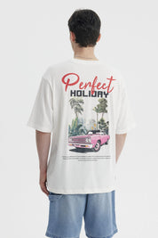 Polera hombre slim crema con texto Perfect Holiday en el pecho estilo casual y relajado para días de verano