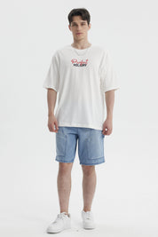 Polera hombre slim crema con texto Perfect Holiday en el pecho estilo casual y relajado para días de verano