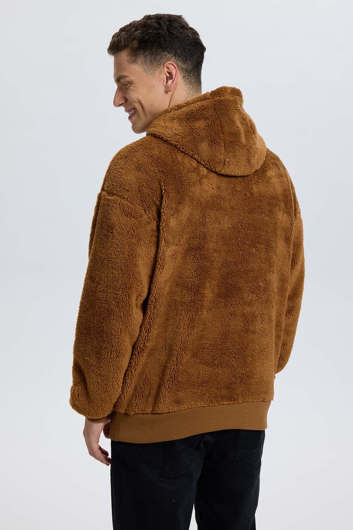 Polar Hombre Print Embrodery Chocolate