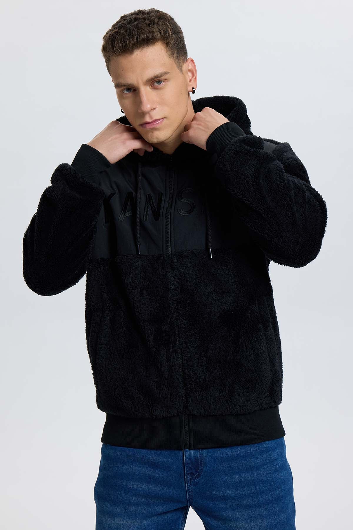 Polar Hombre Bordado Negro