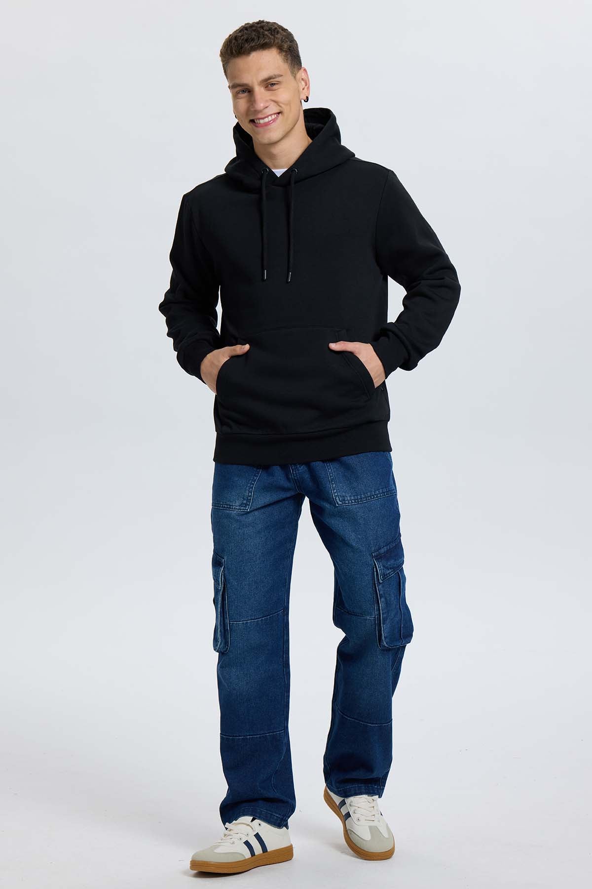 Polerón Hombre Hoodie Negro de franela cardada