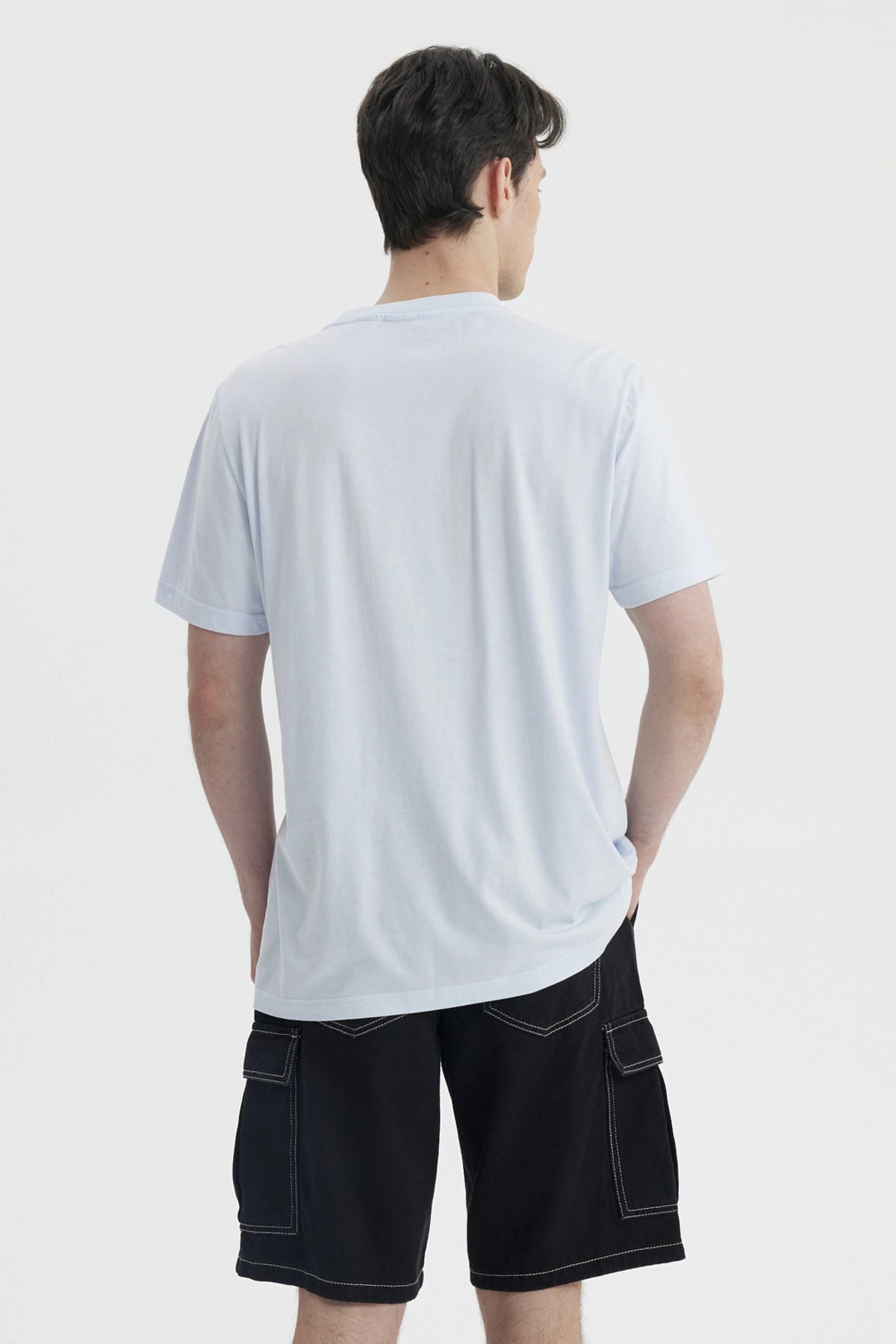 Polera Hombre Con Bolsillo Print Celeste Claro