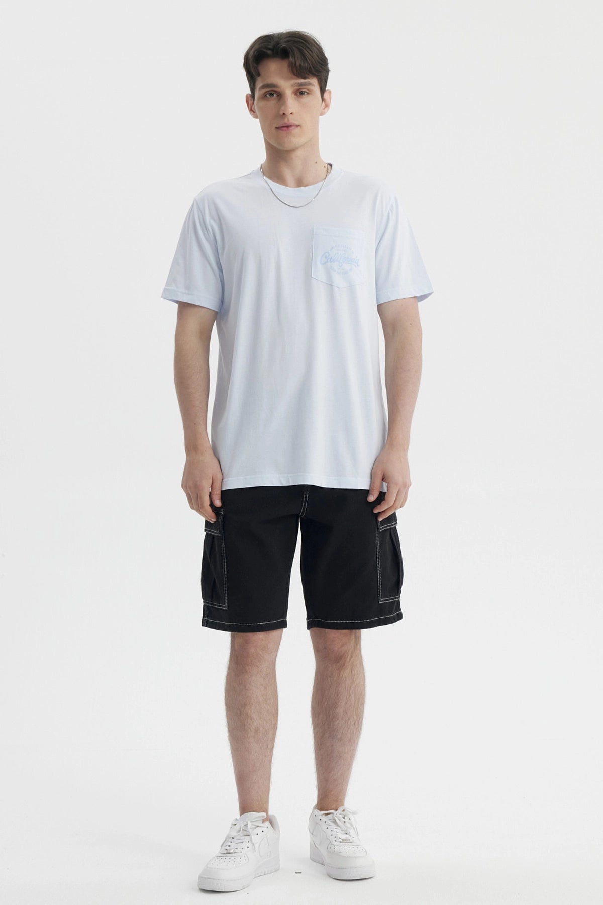 Polera Hombre Con Bolsillo Print Celeste Claro