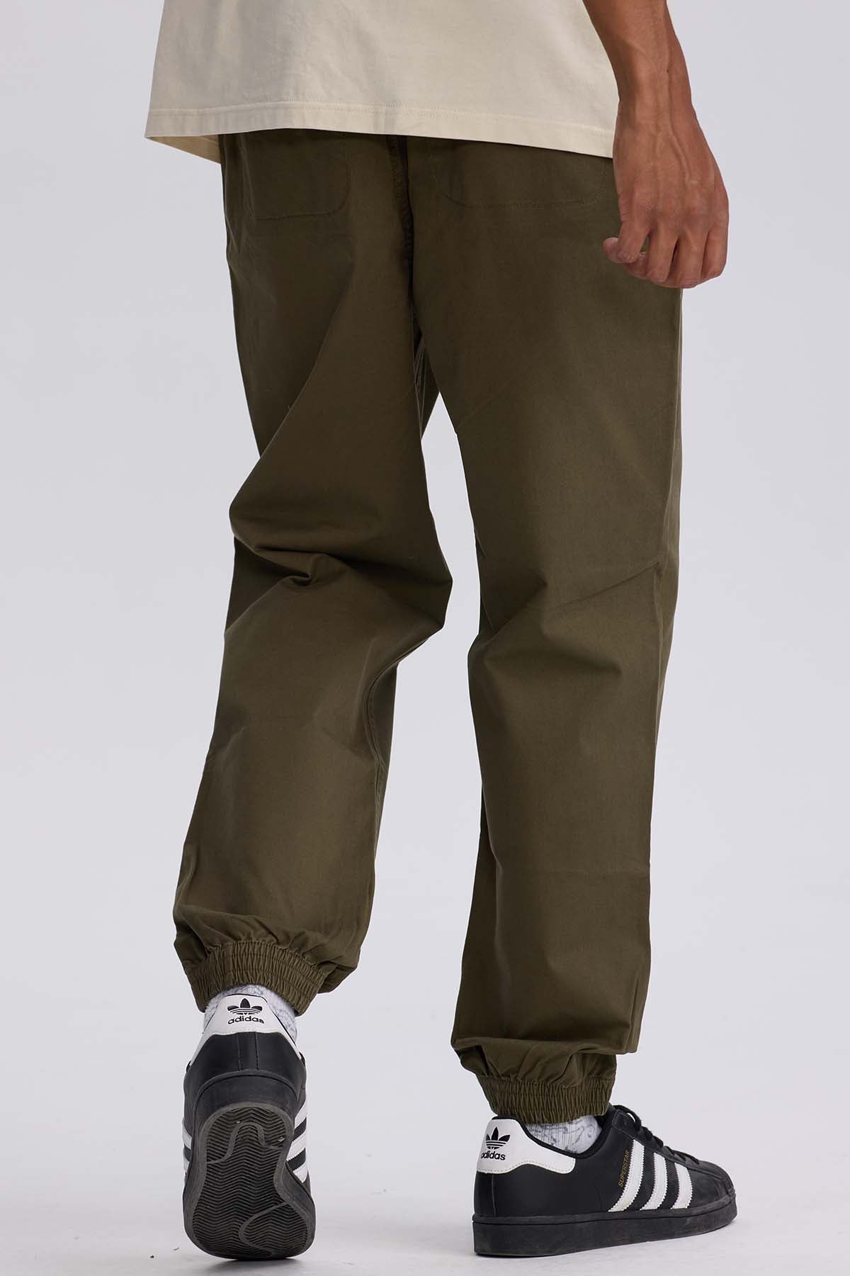 Pantalón Hombre Jogger Twill Verde Olivo
