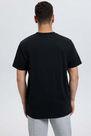 Polera negra hombre long fit básica