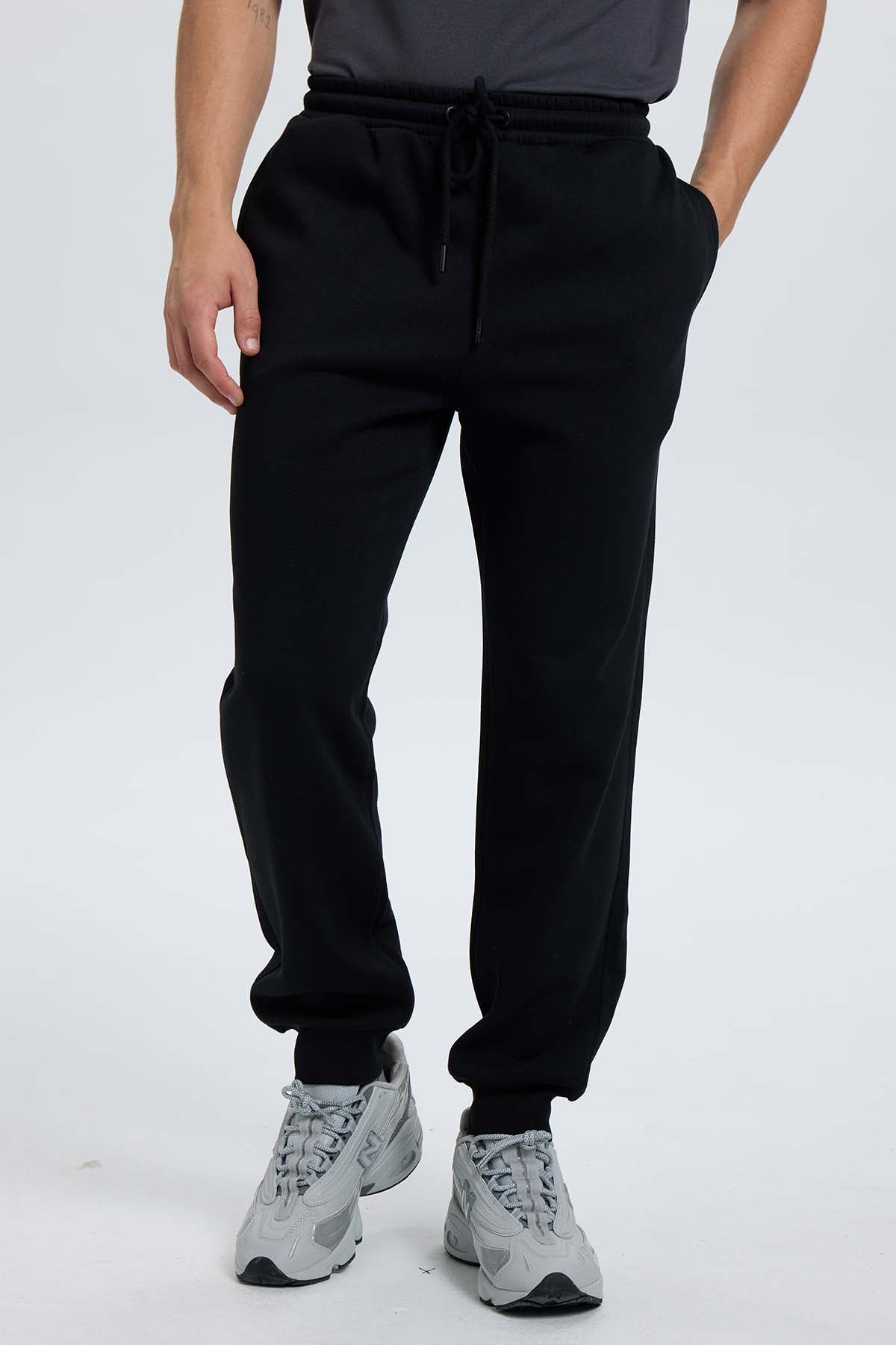 Pantalón buzo hombre jogger negro
