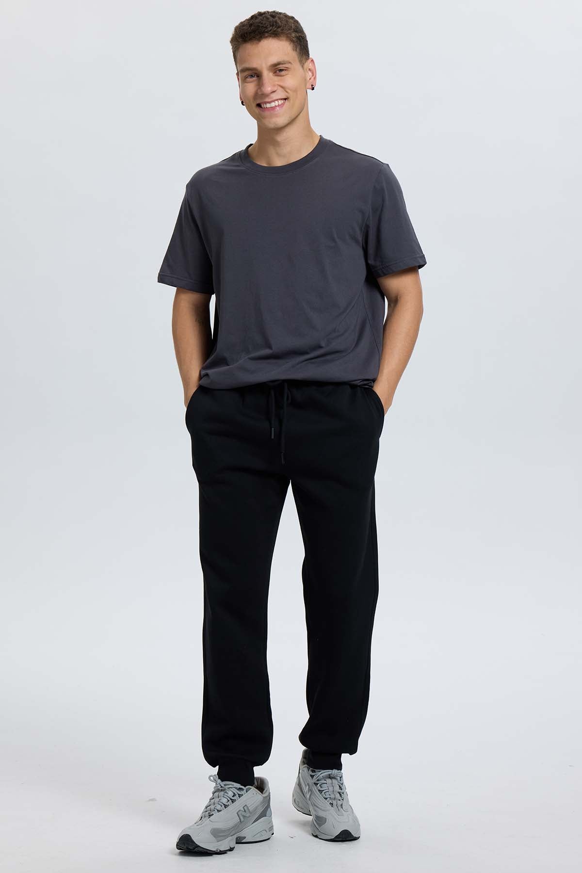 Pantalón buzo hombre jogger negro
