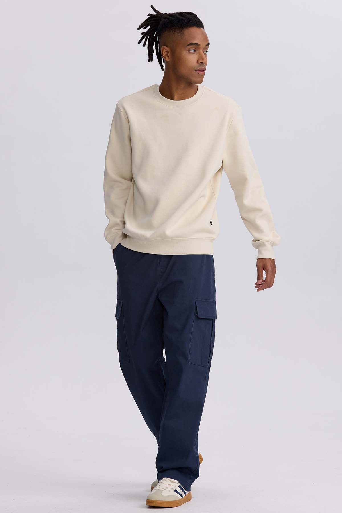 Pantalón hombre cargo calce recto azul oscuro
