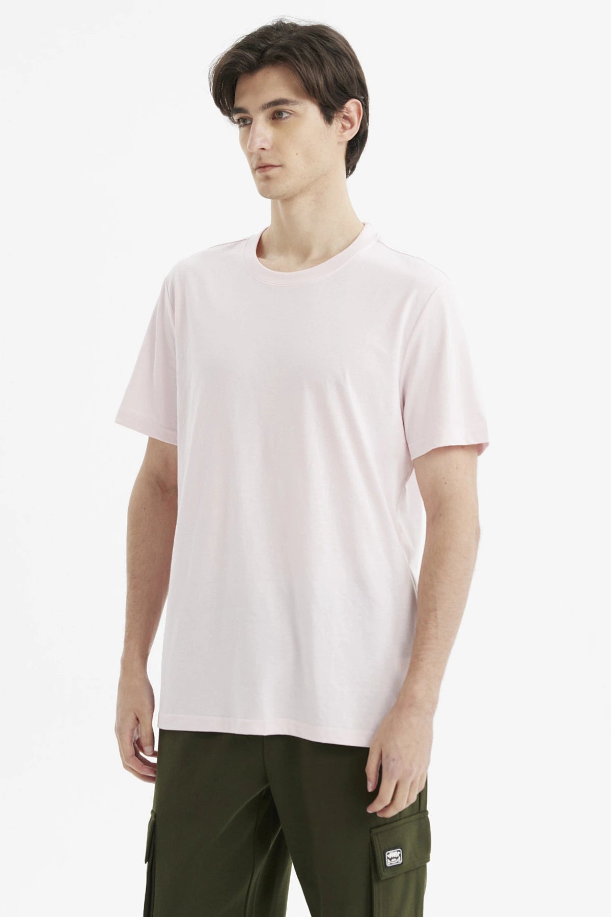 Polera hombre long fit rosado claro lisa de manga corta sin estampa estilo básico casual